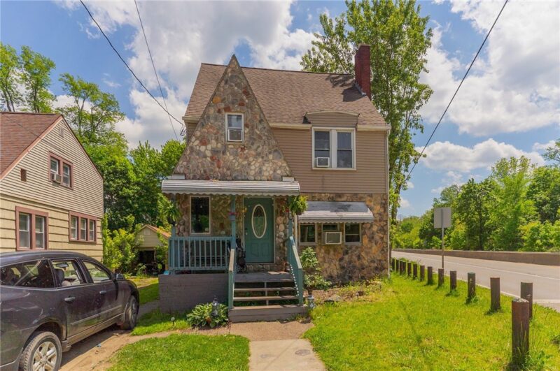 343 S Myers Ave — photo 2