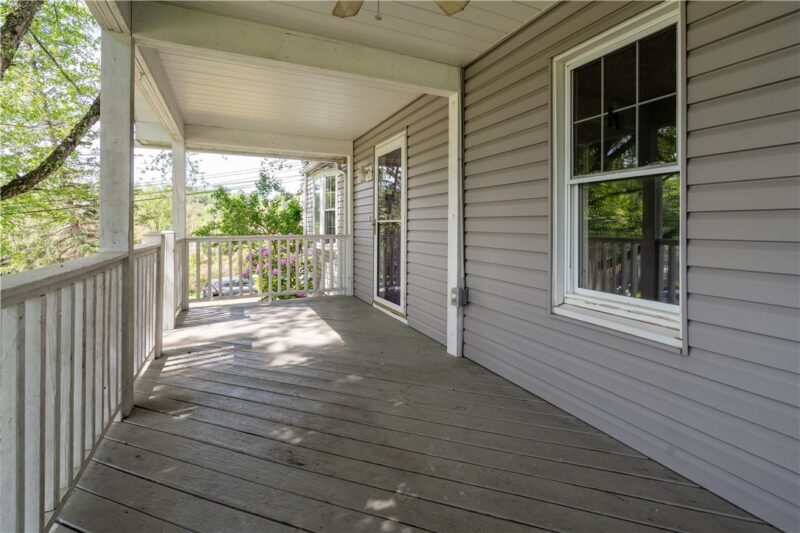 323 Idlewood Rd — photo 3