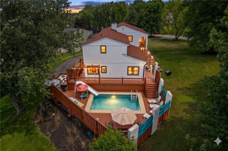 3031 Marie Drive — photo 3