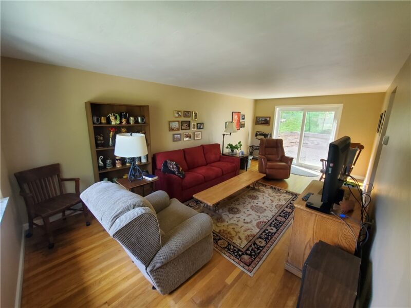1338 S Side Ave — photo 4