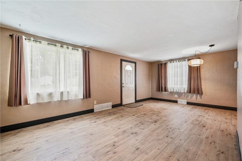 904 Sunnyside Drive — photo 4