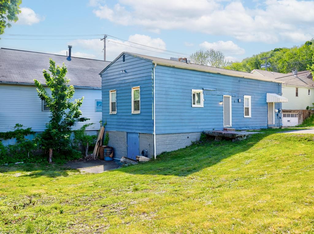 1202 Irwin St — photo 1