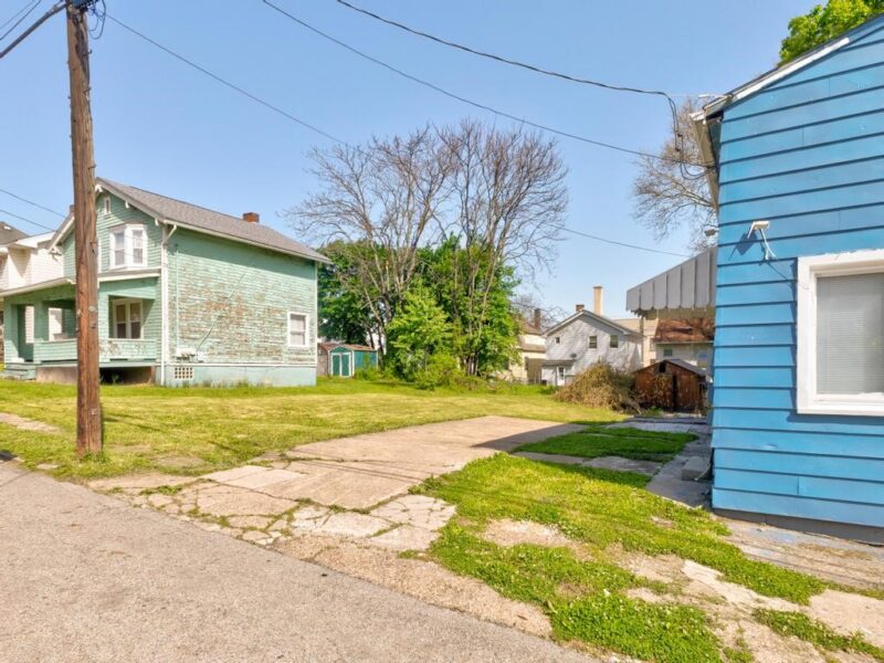 1202 Irwin St — photo 3