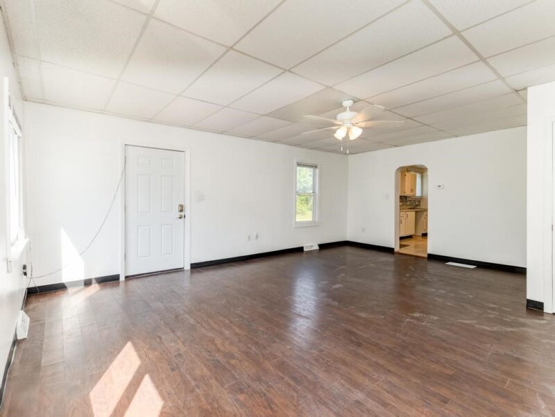 1202 Irwin St — photo 6