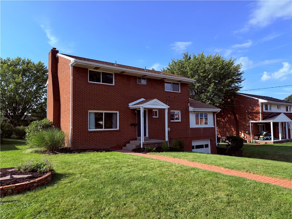 203 Clover Dr. — photo 1