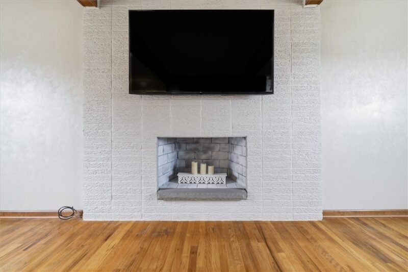203 Clover Dr. — photo 5