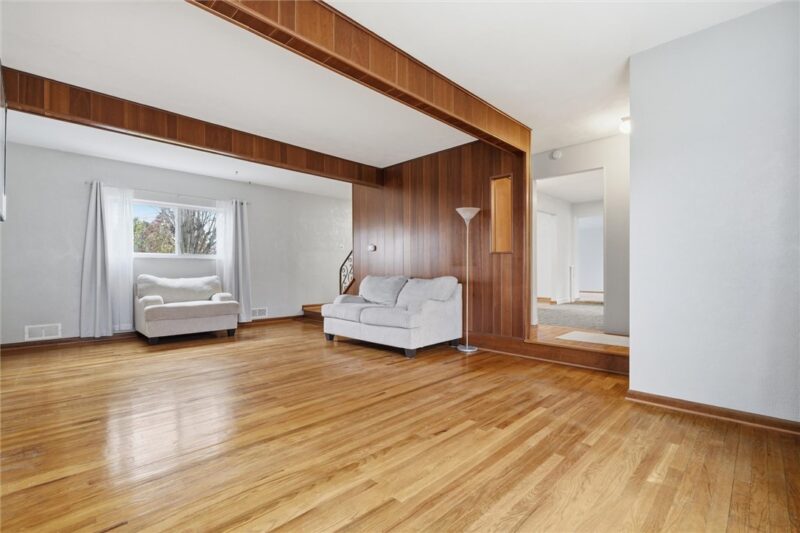 203 Clover Dr. — photo 6