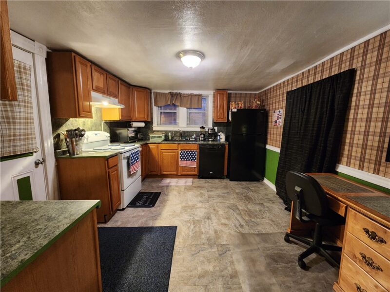 236 Superior St — photo 4