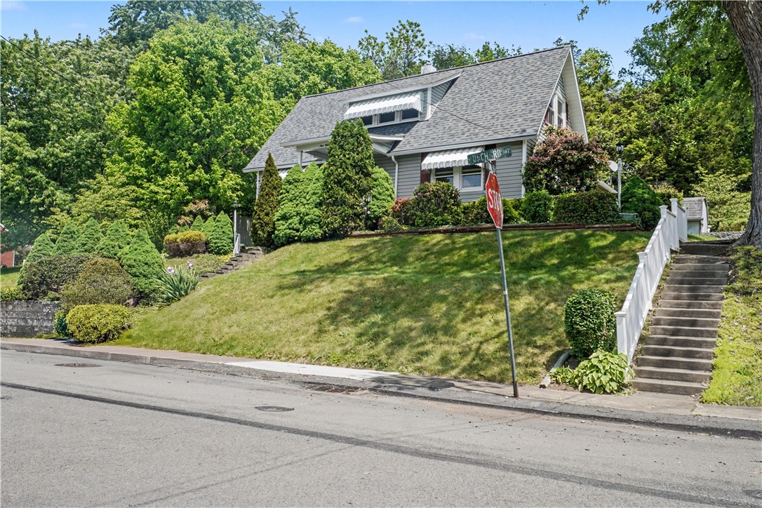 957 Orchard Avenue — photo 1