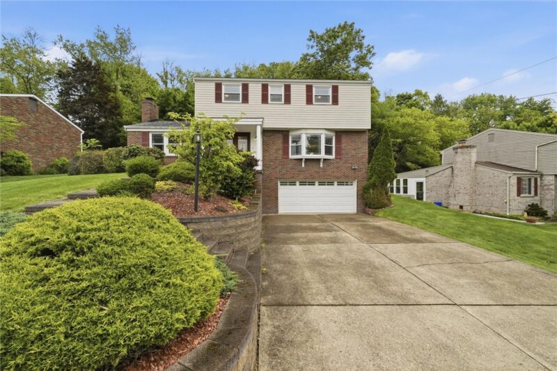 1028 Harvard Rd — photo 2