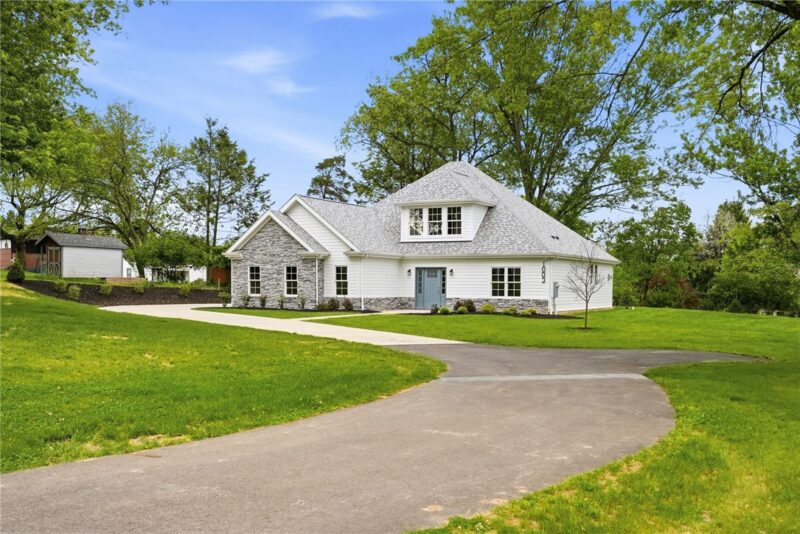 1003 Taylor Ln — photo 2