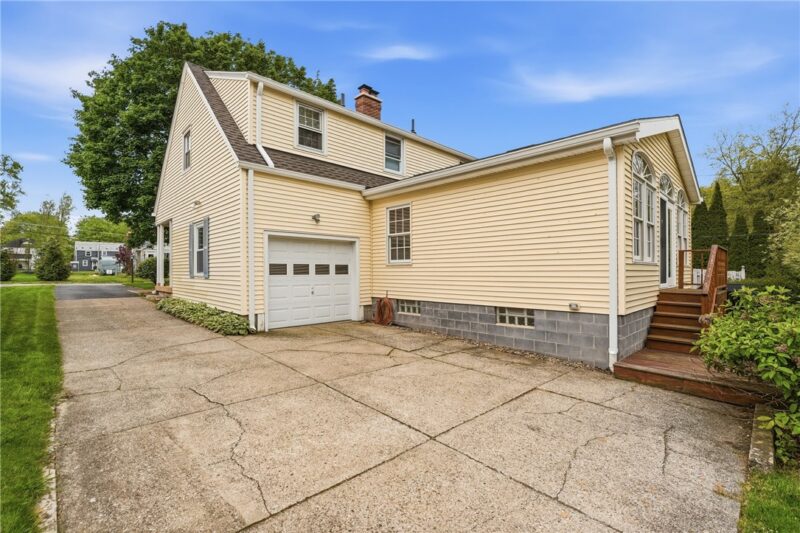 1325 Stanton St — photo 4