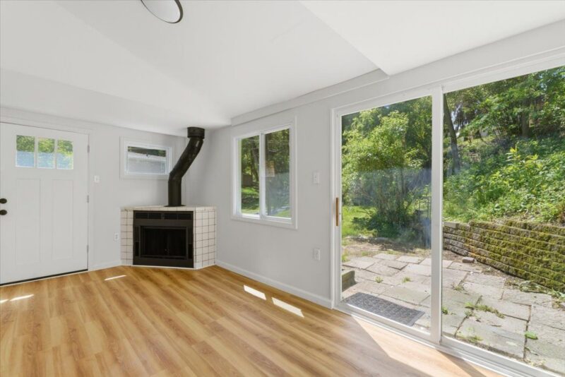 3912 Jane STREET — photo 3