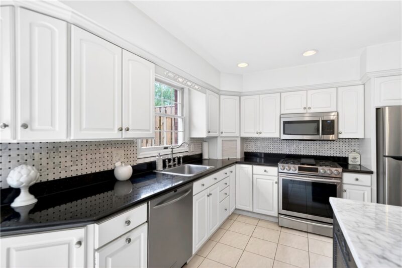 1818 Foxcroft Ln 802 — photo 4