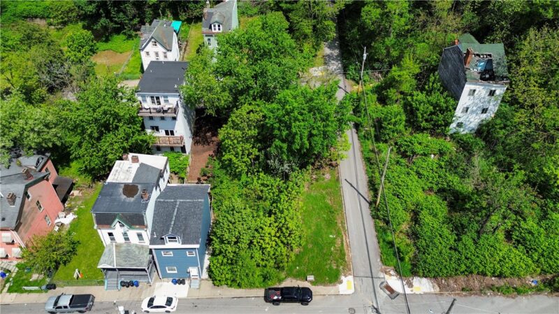 1300 Stranmore St — photo 2