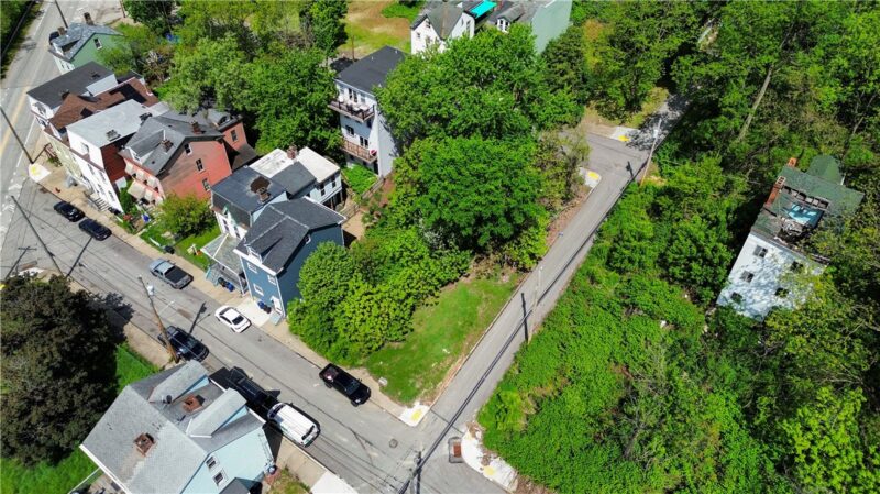 1300 Stranmore St — photo 4