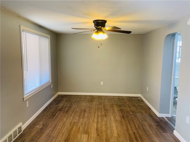 120 Graham Ave. — photo 3