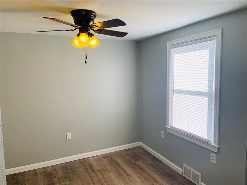 120 Graham Ave. — photo 5