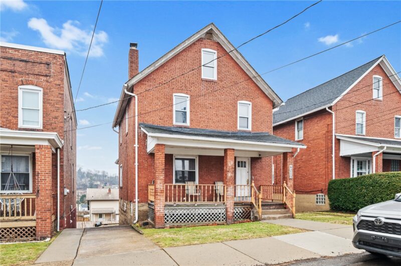 4015 Center Ave — photo 2