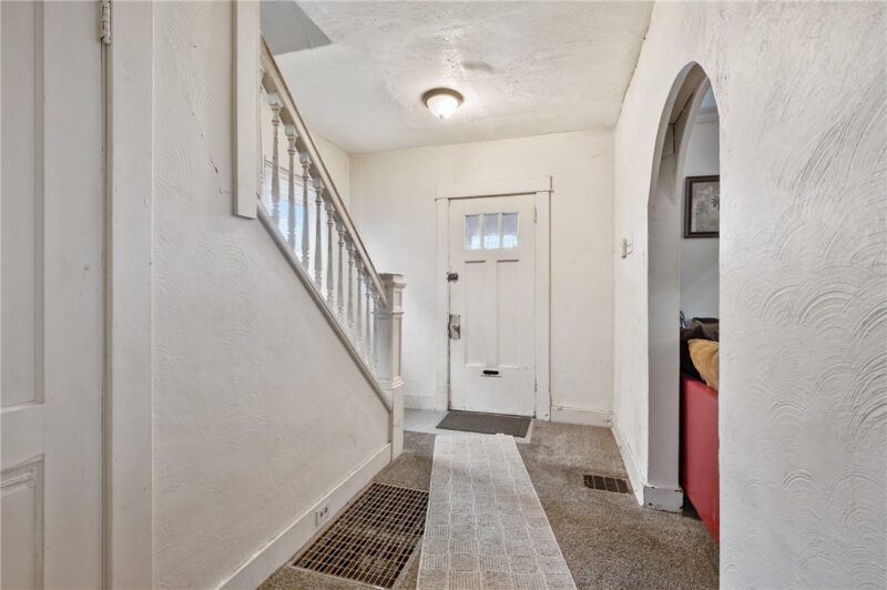 4015 Center Ave — photo 4