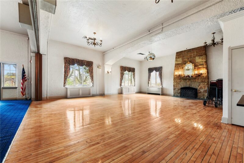 1300 Lane Ave — photo 6