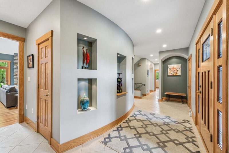 300 Hardy DRIVE — photo 3