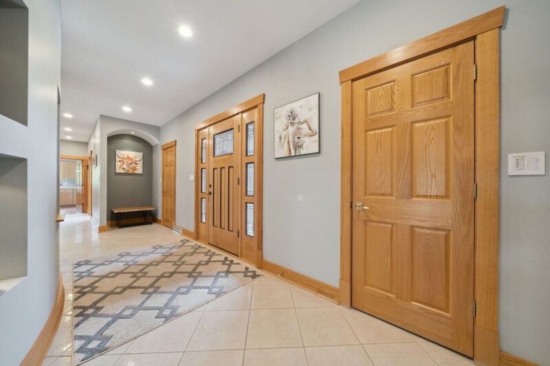 300 Hardy DRIVE — photo 4