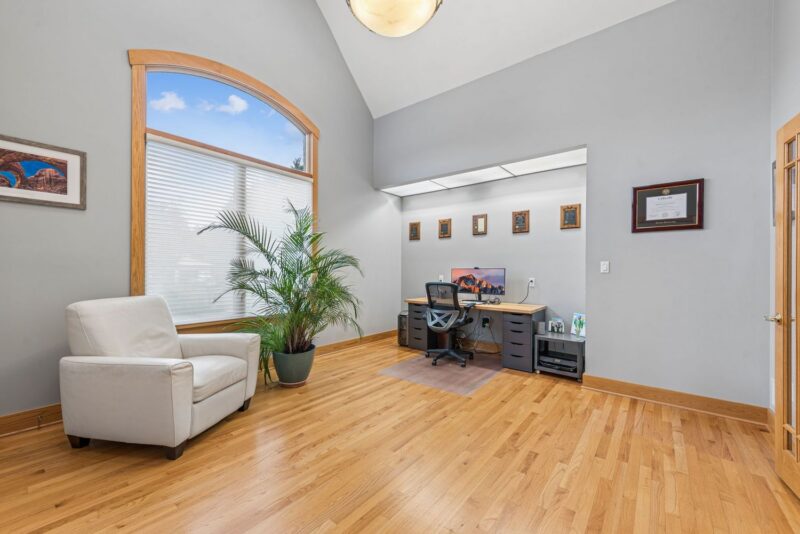 300 Hardy DRIVE — photo 5
