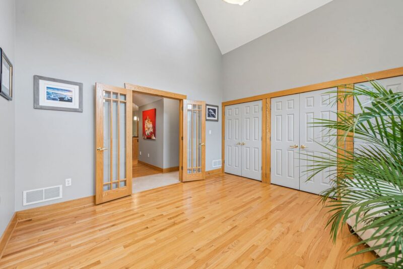 300 Hardy DRIVE — photo 6