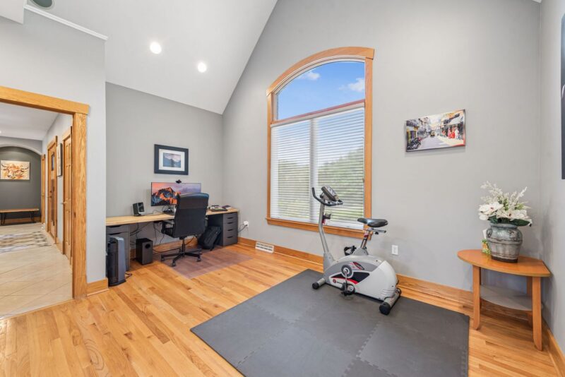 300 Hardy DRIVE — photo 7