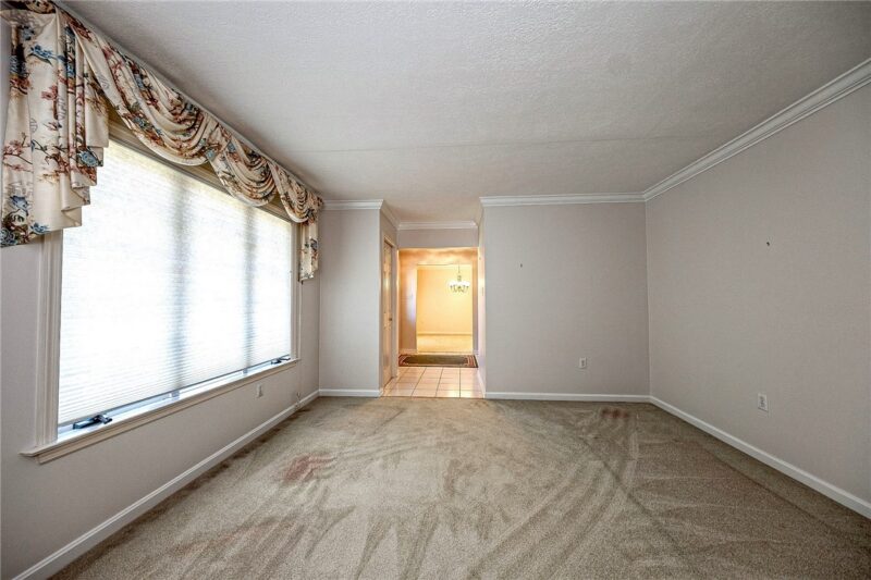 2011 Fortune Ct — photo 2