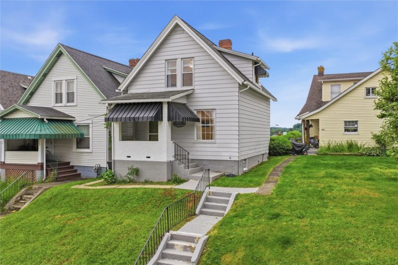 724 Saint Clair Avenue — photo 2