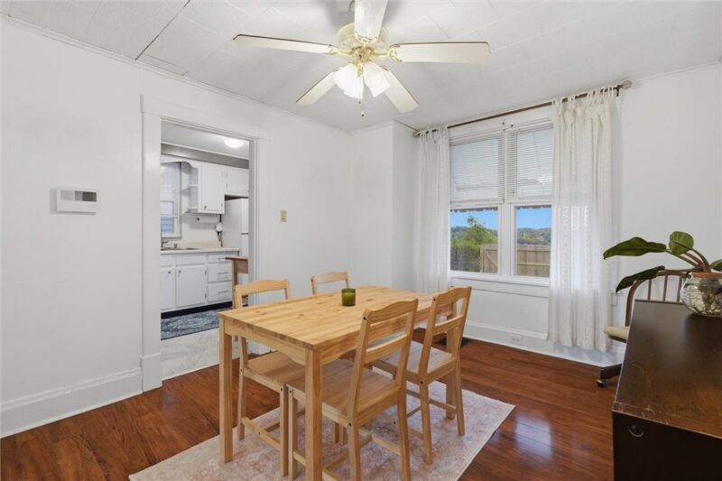 724 Saint Clair Avenue — photo 8