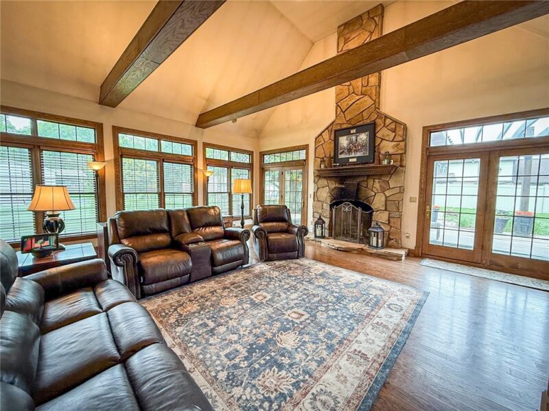 203 Oliver Dr — photo 4