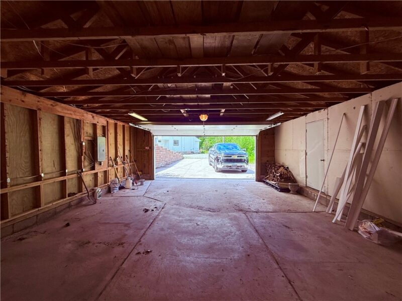 1810 Henderson Ave — photo 2