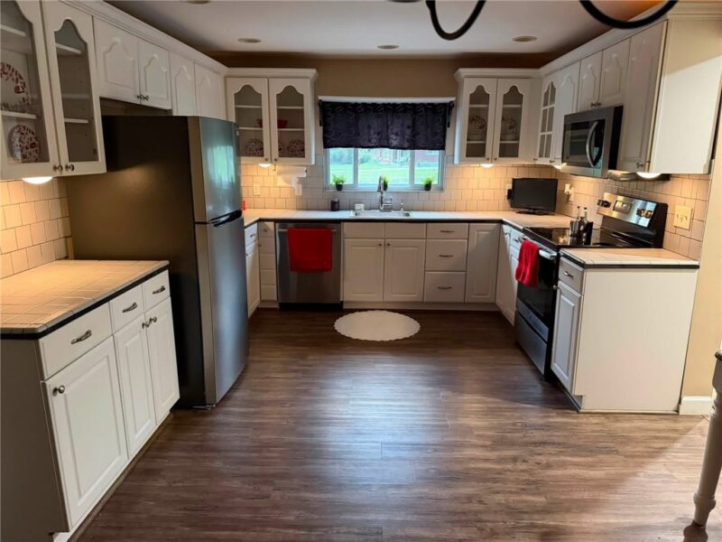 1810 Henderson Ave — photo 3