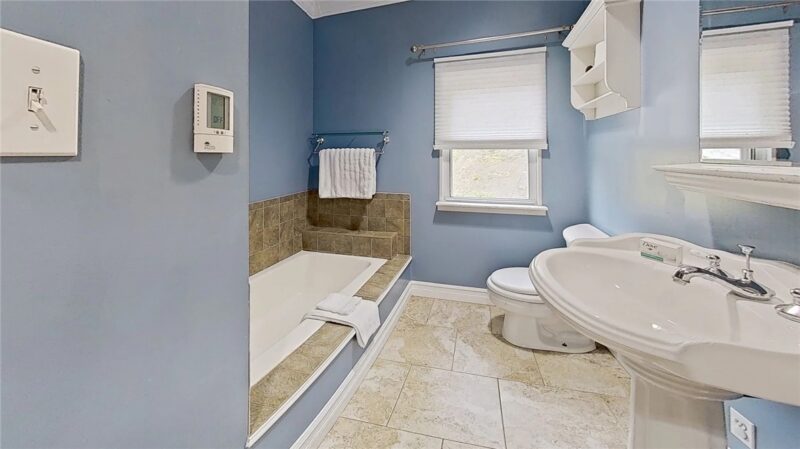 1810 Henderson Ave — photo 5