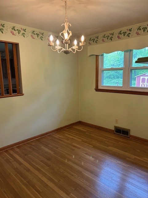 2405 N HERMITAGE RD — photo 6