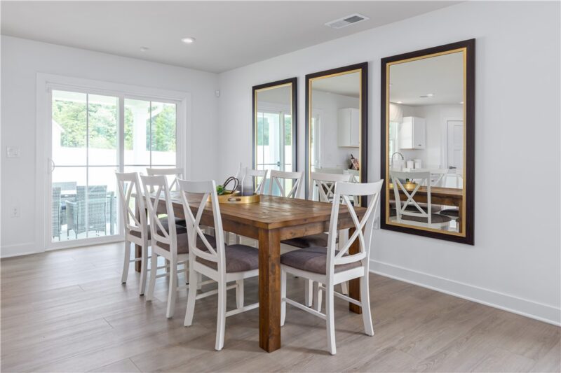 137 Acorn Drive — photo 3