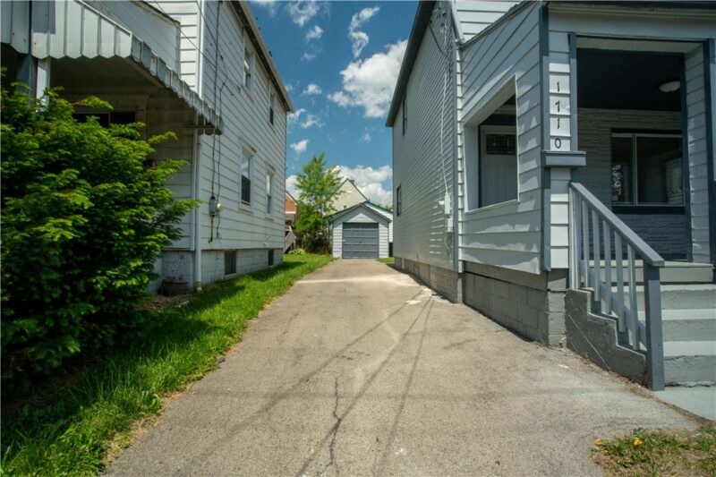 1710 Main St — photo 2