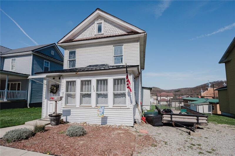 520 Hancock St — photo 2