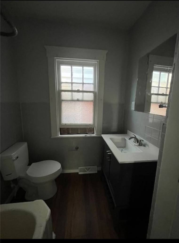 532 Russellwood Ave — photo 5