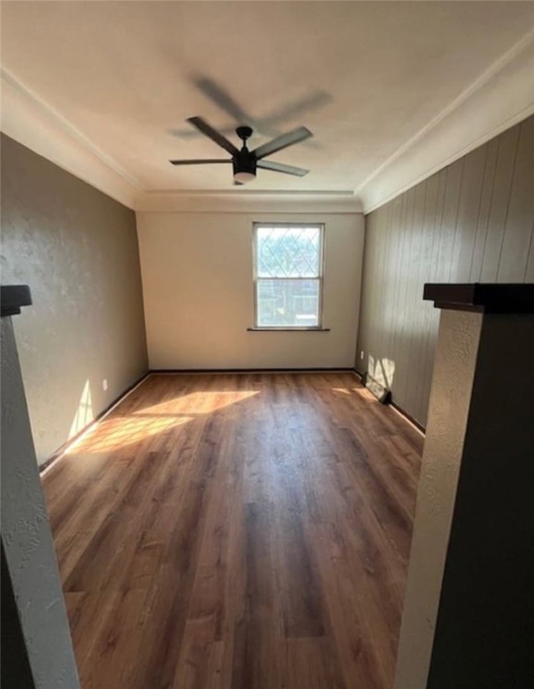 532 Russellwood Ave — photo 6