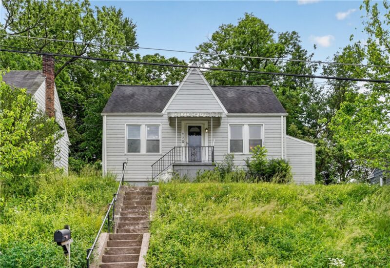 612 Hazel St — photo 2