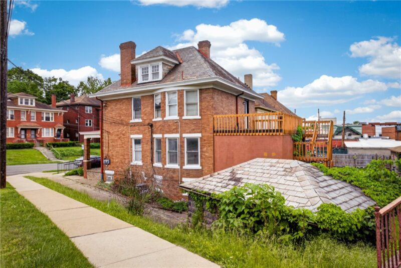 92 Bradford Ave — photo 3