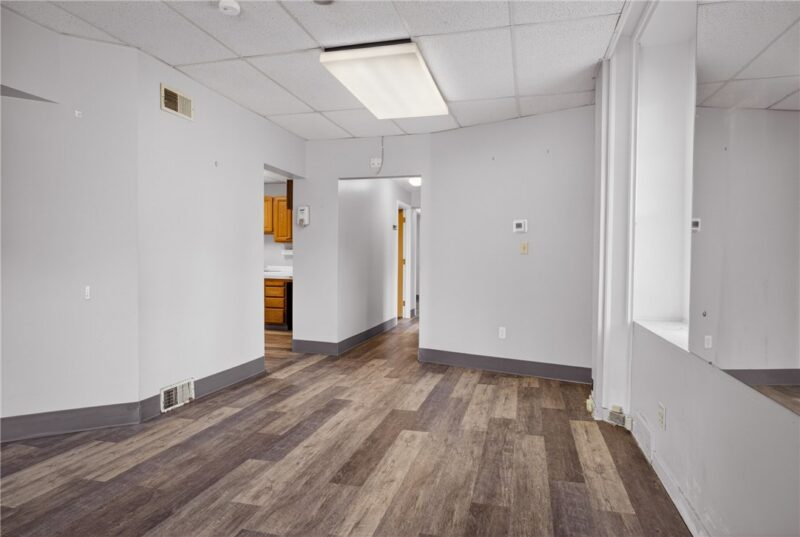 92 Bradford Ave — photo 8
