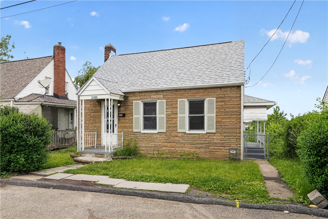 2025 Allison St — photo 1