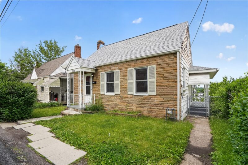 2025 Allison St — photo 3