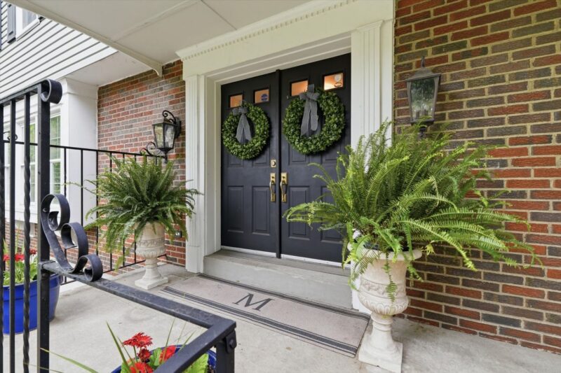 118 Crofton DRIVE — photo 2