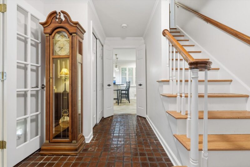 118 Crofton DRIVE — photo 7